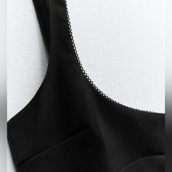 Zara - Grey Short Lace Dress - Picture 2 of 4